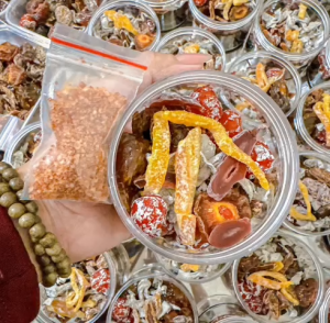 Ômai hà nội mix vị hộp 400g - omai mix kèm muối ô mai