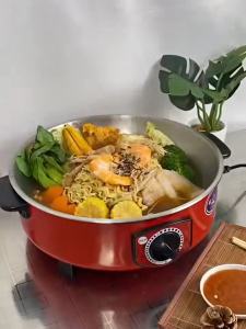 【Ready Stock】Multifunctional Electric Cooking Pot 1000W 4L Stir Fry Boil Curry Fryer And Cooking Non-Stick 32CM Upgraded Electric Hot Pot