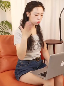 สเปรย์ทำความเย็นบอดี้สเปรย์ธรรมชาติสเปรย์ทำความเย็นให้ความเย็น ที่ยาวนานสเปรย์เย็น ๆ สเปรย์เย็น ๆ แบบพกพาสเปรย์เพื่อเพิ่มความเย็นสเปรย์เย็นเพื่อบรรเทาความร้อนสเปรย์เย็นเพื่อเย็นตัวแทนระบายความร้อนเพื่อเย็นลง และบรรเทาความร้อนสเปรย์เย็นลงเพื่อลดความร้อน