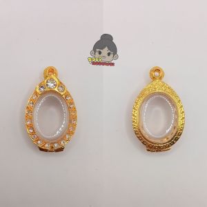 กรอบพระ กรอบพระเงินชุบทองล้อมเพชร | ไข่เล็ก | กว้าง1.7*สูง2.3ซม.(ขนาดจอกระจก)