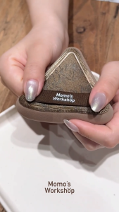 Momo’s Workshop Rosy Reverie Paopaomi Dewy Puff -Choco Wedge (2 Piece Set) Air Mallow Puff Marshmallow Makeup Sponge Cushion