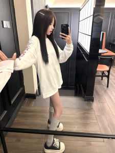 Áo Thun Dài Tay Cổ Tròn Rộng Rãi Phong Cách Mỹ Dành Cho Nữ Mùa Thu Đầu Tiên in Hình Thập Tự Giáo Hội Hindu Cổ Điển