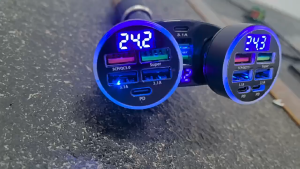 LKT โปรโมชั่นร้านใหม่3.1A Car Charger 12-24V มีจอLEDแสดงผลแบบเรียลไทม์ ที่ชาร์จโทรศัพ  หัวชาร์จเร็วในรถยนต์ ที่ชาร์จในรถยนต์