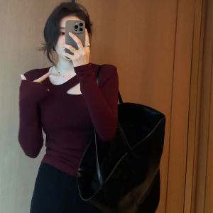 เสื้อยืดถักแขนยาวทรงเข้ารูปไซส์ใหญ่สำหรับผู้หญิง เสื้อชั้นในสไตล์เกาหลี สีพื้น แฟชั่นฤดูใบไม้ร่วง