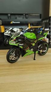 MAKEDA | 1:12 Scale Kawasaki NINJA ZX6R H2R Car Model Toy Sound Light Front Wheel Steer Models Shock Absorption Vehicle Home Decorations