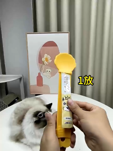 【LoveTail】ช้อนป้อน ขนมแมวเลีย พลาสติก อเนกประสงค์ ใส่ขนมแมวเลียได้ทุกขนาด ช่วยรีดขนมจนหยดสุดท้าย ไม่หกเลอะเทอะ