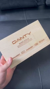 Loa Treble Danty DTA-U6 - Cao Cấp đựng trong hộp gỗ viền kim loại hoa văn phong cách Western