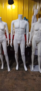 MALE MANNEQUINS: Male Matte White MH1 - Headless PE