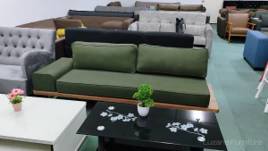 Modern Design 3 Seater Sofa / Day Bed with a solid wood frame: