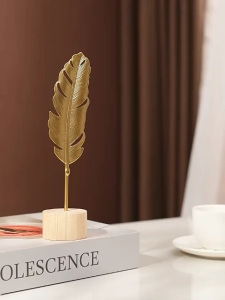 Light Luxury Golden Monstera Leaf Metal Ornaments Innovative Home Supplies Home Living Room Table Light Decoration