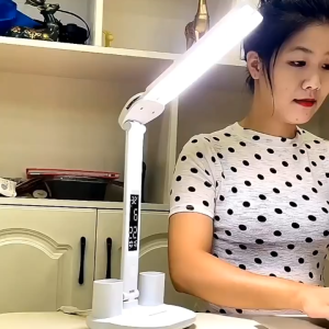 Đèn Học Chống Cận Màn Hình Led LCD Tích Hợp Đồng Hồ Đo Nhiệt Độ -Dây usb cắm trực tiếp