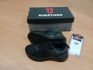 Sepatu Sekolah Anak Laki Laki Perempuan Cewek Cowok Warna Hitam Murah Tali Perekat Rekat Velcro Kecil Tanggung Umur Usia PAUD TK SD SMP SMA Kelas 1 2 3 4 5 6 7 8 9 0 Tahun-KIDZTUBS1138040724