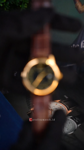 Jam Tangan Pria Casio General MTP-V002GL-1B Analog Quartz Watch Black Dial Brown Leather Strap