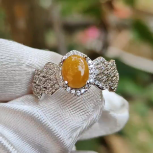 High Quality Yellow Natural Type A Jadeite Jade crafted as Oval Cabochon measurement 7.5 * 6 * 3 mm set on Quality S925 Silver as Ring with Certificate weigh 2.84 grams (s925ring10)