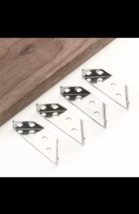 Bộ 4 Pass Ke Góc 90° Dùng Gắn Nhanh 3 Vách Có 7 Lỗ Bắt Vít Đi Kèm 16 Vít Gỗ Kiểu Hình Thang Cân 6x2x2cm Thông Minh Tiện Dụng