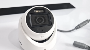 Hikvision 4in1 CCTV รองรับ 4 ระบบ (TVI/AHD/CVI/CVBS) กล้องวงจรปิด 2 MP (1080P) ความละเอียด รับประกัน 3 ปี บรรเทา 2.8 MM Lens ตัว BNC F-TYPE x 2 ตัว Adaptor 12V 1A x 1