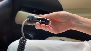 USAMS Car Charger 60W dengan Kabel Spring
