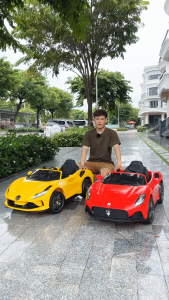 Xe ô tô điện cho bé - Xe ô tô điện trẻ em mẫu F8 - 4 động cơ Bánh Cao Su Ghế Nệm Da [Ship hoả tốc HCM]