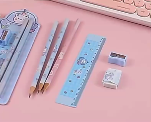 A five-piece set of student opening gifts and student stationery which can be used as birthday gift