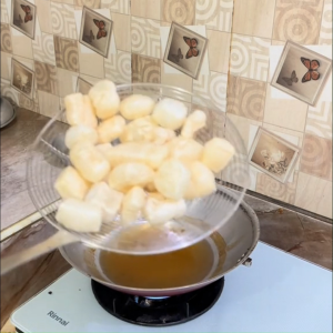 Kerupuk Rambak Kulit Sapi Mentah 1kg Kotak dan Stik