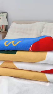 Khăn tắm hoạt hình cỡ lớn Mềm mại thấm hút tốt Chuyên dùng cho trẻ em khi tắm và bơi 70*140cm