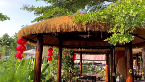 แบ่งตัด 1*1m แฝกเทียม ฟางเทียม สีเขียว กันร้อน ลดเสียง กันUV ใช้ยาวนาน หนา 15ซม.