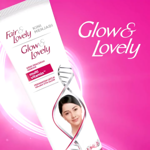 FAIR & LOVELY GLOW & LOVELY Brightening Facial Foam Multivitamin 100 gram