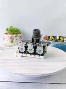 Van cấp nước máy giặt AQUA 3 cổng cửa ngang 220V kèm cảm biến màu trắng (FPE180A3)