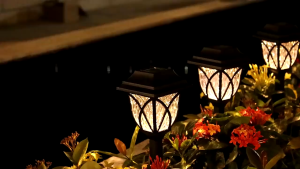 Đèn năng lượng mặt trời cắm đất cắm cỏ mái nhà chéo đèn trang trí sân vườn chậu cây cảnh lối đi kháng nước