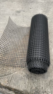 ตาข่ายพลาสติก ม้วน50เมตร (กว้าง 100cm/120cm/150cm) รั้วตาข่ายพลาสติก ช่องตา 36mm ตาข่ายกรงไก่ PVC สีดำ ตาข่ายอเนกประสงค์