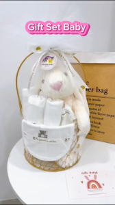 [ Genius Baby House ] Signature Genius Baby Body Care & Wear Straw Basket Gift Bundle Set G3863