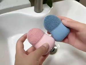 3D face wash double-sided silicone face wash brush with storage box 1 deep cleaning manual face wash tool super soft手動洗臉刷
