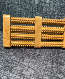 BÀN LĂN GỖ MASSAGE CHÂN 4 HÀNG (Lăn Chân Gỗ)