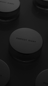 Perfect Diary Weightless Soft Velvet Blurring Loose Powder 12H Oil Control for Reddish Skin