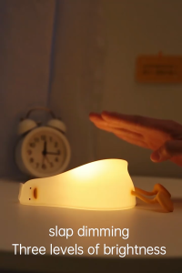 Lampu Tidur LED Model Bebek Squeeze LED Isi Ulang Lampu Bebek Silikon Sentuhan Kepala Lembut Lampu Malam Kamar Tidur Yang Dapat
