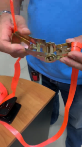 สายรัดของ METCAR ชนิดไม่มีตะขอ หัวล็อคสีเหลือง(สายรัดโพลีเอสเตอร์)