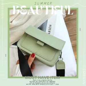 QJshop สินค้างานดี กระเป๋าแฟชั่นแบบสะพายข้าง สไตล์วินเทจ เรียบง่ายไม่แต่งลวดลาย สามารถเข้าได้กับทุกชุด ใส่ของได้พอประมาณ วัสดุดี ทนทาน ไม่มีเอาท์มาก