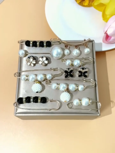 20pcs Pearl Safety Pin Brooch Decorative Anti-Slip Collar Pin Buckle for Dresses Pant Waist Scarves Versatile Sweater Shawl Hat Clips