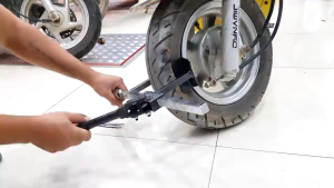 Vam ép lốp xe ga xe điện xe tải nhỏ bằng tay có thể banh lốp