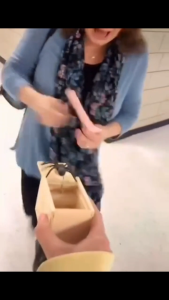 Spider in a Box Prank Realistic Spider Prank Box Gift Prank Jump Out Spider Prank Toy for Adults Children Pranks for Halloween