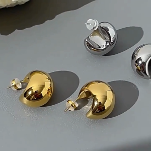 YOKO Anting Wanita Bentuk Bulan Sabit Anti karat dan Anti Luntur Anting Wanita Dewasa Asli Anting Tusuk Korea Style E1-19