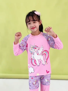 BIBELOT ชุดว่ายน้ำแขนยาว ขายาว ลายยูนิคอน สุดน่ารัก แถมฟรี หมวกว้ายน้ำ เข้าชุด สินค้าพร้อมส่งจากไทย