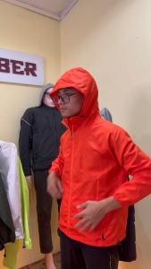 Saiber Jaket Olahraga Running Wanita Parasut UV Protection Windbreaker