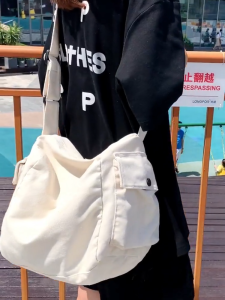 Comelnya Bag Messenger Bag Woman Man Simple Large Capacity Pocket Beg Wanita Lelaki Kasual Berpoket Ruang Besar
