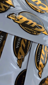 สติกเกอร์ Dream Super Cup ปี 2015 รุ่น 2 เรซิ่น สติกเกอร์มอไซค์ Honda Dream Super Cup ปี 2015 รุ่น 2 เรซิ่น เคลือบเงาแท้