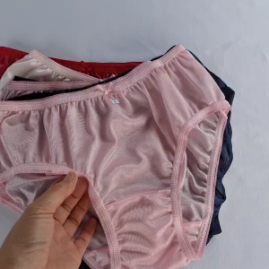 บิกินี้ นุ่มลื่น กางเกงในผู้หญิง ผ้าวาโก้ สะโพก 32-38 นิ้ว