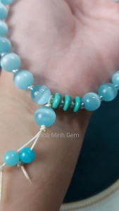 Vòng chuỗi tay niệm 21 viên đá Mắt Mèo xanh biển phớt 9.7 li phối charm tây tạng | Hoa Minh Gem