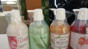 สบู่เหลวอาบน้ำ ครีมอาบน้ำ Shower shower gel body wash สบู่เหลว เจลอาบน้ำ ครีมอาบน้ำตัวหอม เจลอาบน้ำหอมๆ