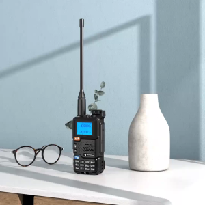 one: หูฟังฟรี - Motorola X6 200ช่อง VHF/UHF Walkie Talkie 4800mah IP54 ความถี่คู่ 1-10KM FM กำลังไฟ 10W สำหรับการซื้อ-ขายฟรี