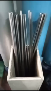 holo besi 5/8. jual per 1 meter. buat sambungan pipa elastis.